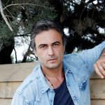 artist image Kutsi bende seni seviyorum sana söz veriyorum  iyi günde kötü günde kadınınım diyorum Aynı Şehirde Nefes Almak Bile Bana Yetiyor