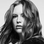 artist image Freya Ridings Castles Freya Ridings