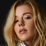 artist image Юлианна Караулова Странная любовь Странная любовь - Single