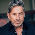 artist image Ricardo Montaner Te presiento 